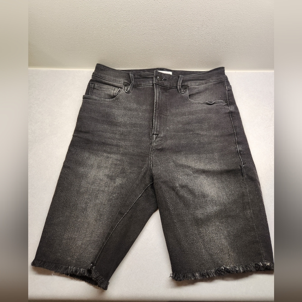 Good American Black Washed Denim Jean Shorts